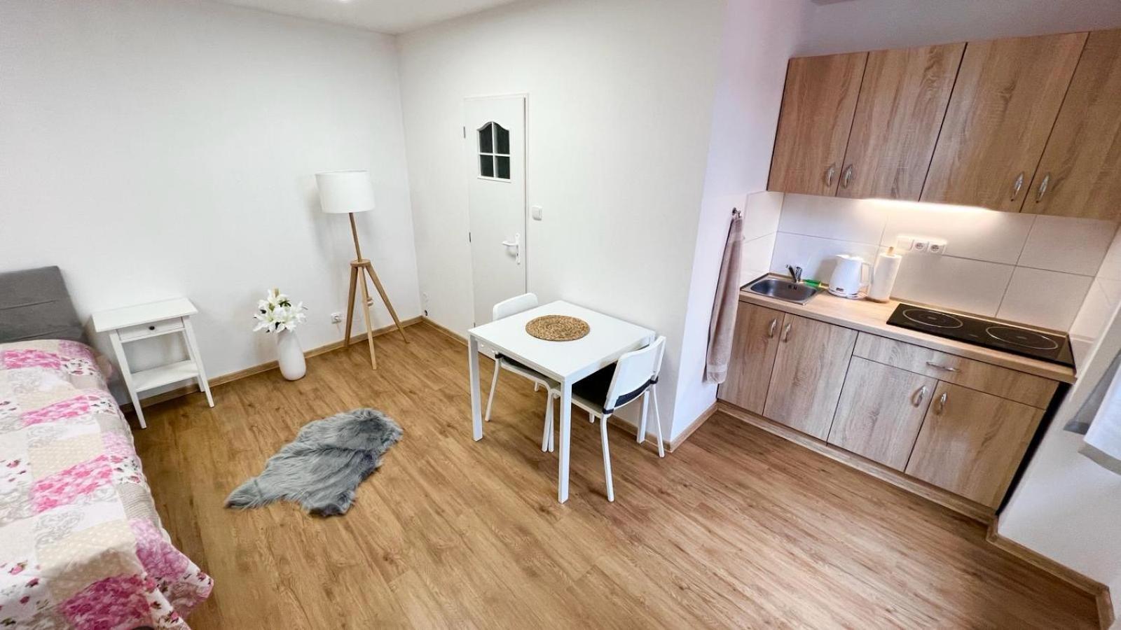 U Radnice, B 6 Apartment Znojmo